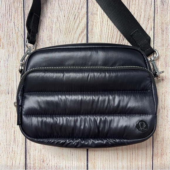 Lululemon Everywhere Crossbody Bag 2L
Wunder Puff - Picture 5 of 11